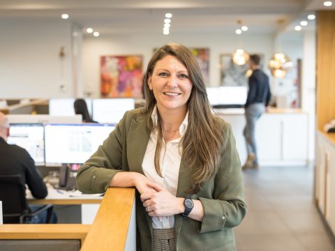 Élise Boulanger, assistante commerciale